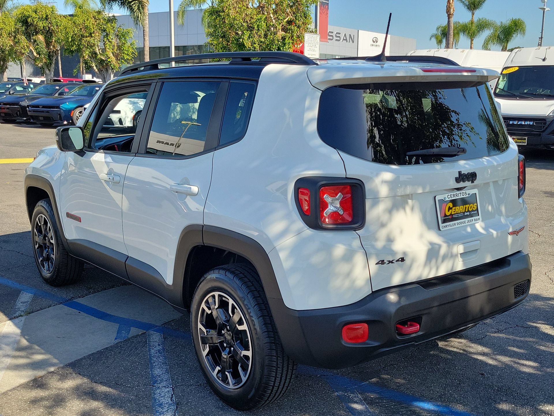 Certified 2023 Jeep Renegade Trailhawk AWD/4WD image 25