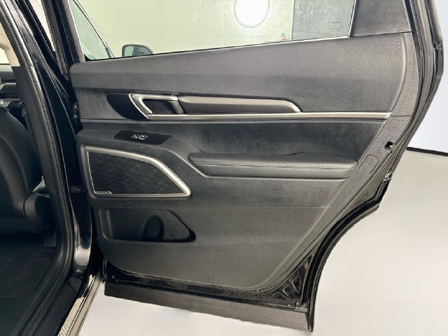 Used 2025 Kia Telluride S FWD image 27
