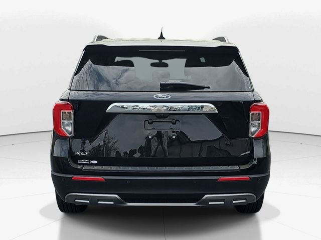 Used 2023 Ford Explorer XLT w/ Equipment Group 202A image 5