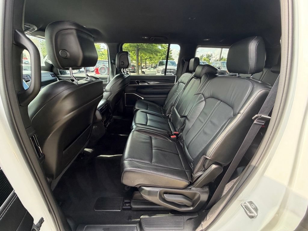 Certified 2023 Jeep Wagoneer 4WD image 18