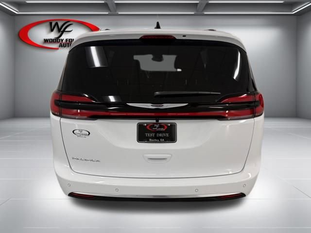 New 2026 Chrysler Pacifica Pinnacle FWD image 7