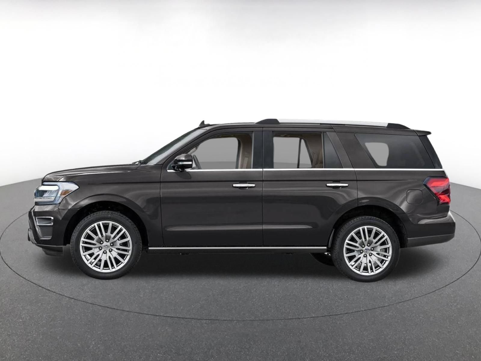 Used 2024 Ford Expedition Limited RWD image 3