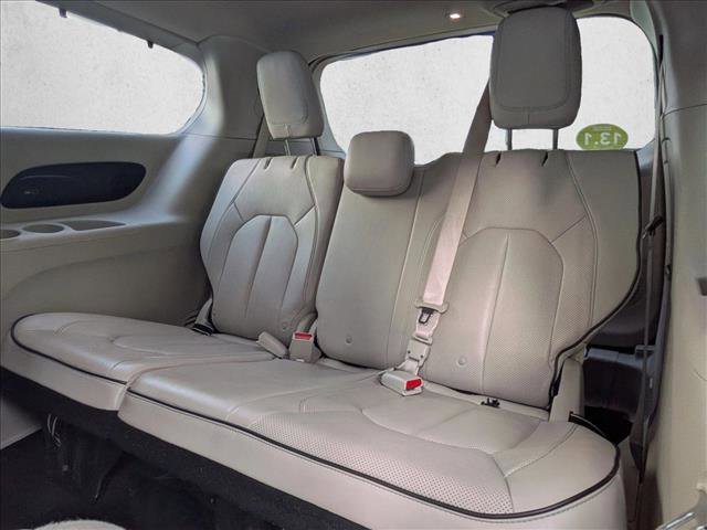 Used 2018 Chrysler Pacifica Limited w/ Advanced Safetytec Group image 19