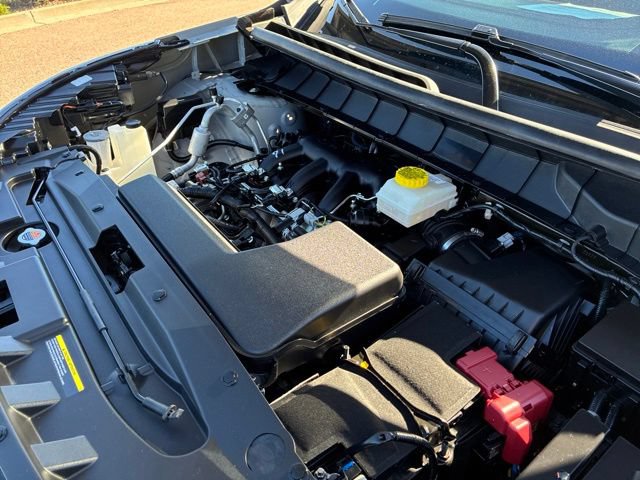 Used 2025 Nissan Pathfinder Platinum AWD/4WD image 12