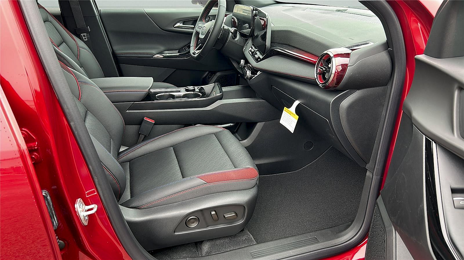 New 2026 Chevrolet Equinox RS w/ Convenience Package III FWD image 18