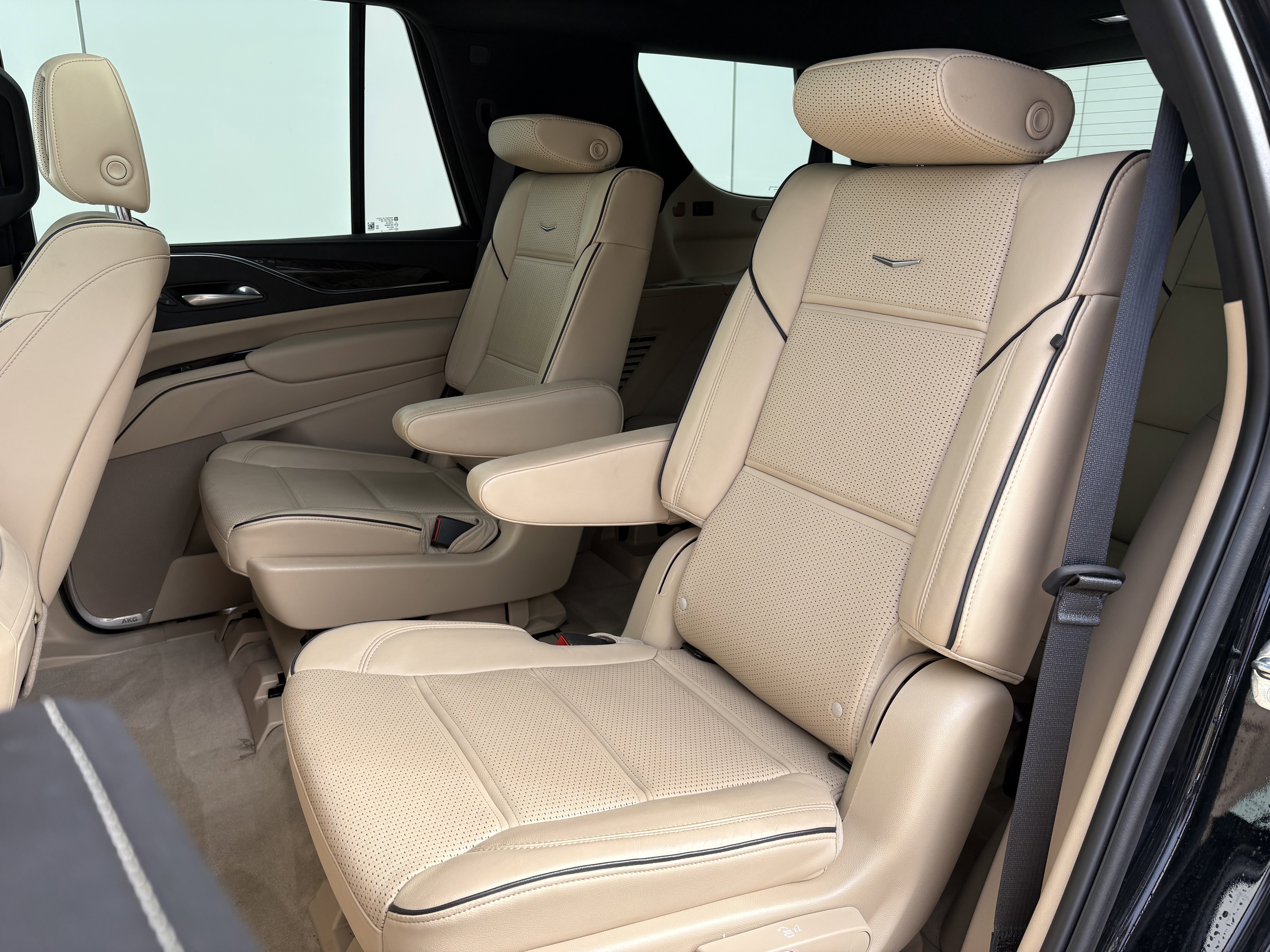 Certified 2024 Cadillac Escalade Premium Luxury image 13