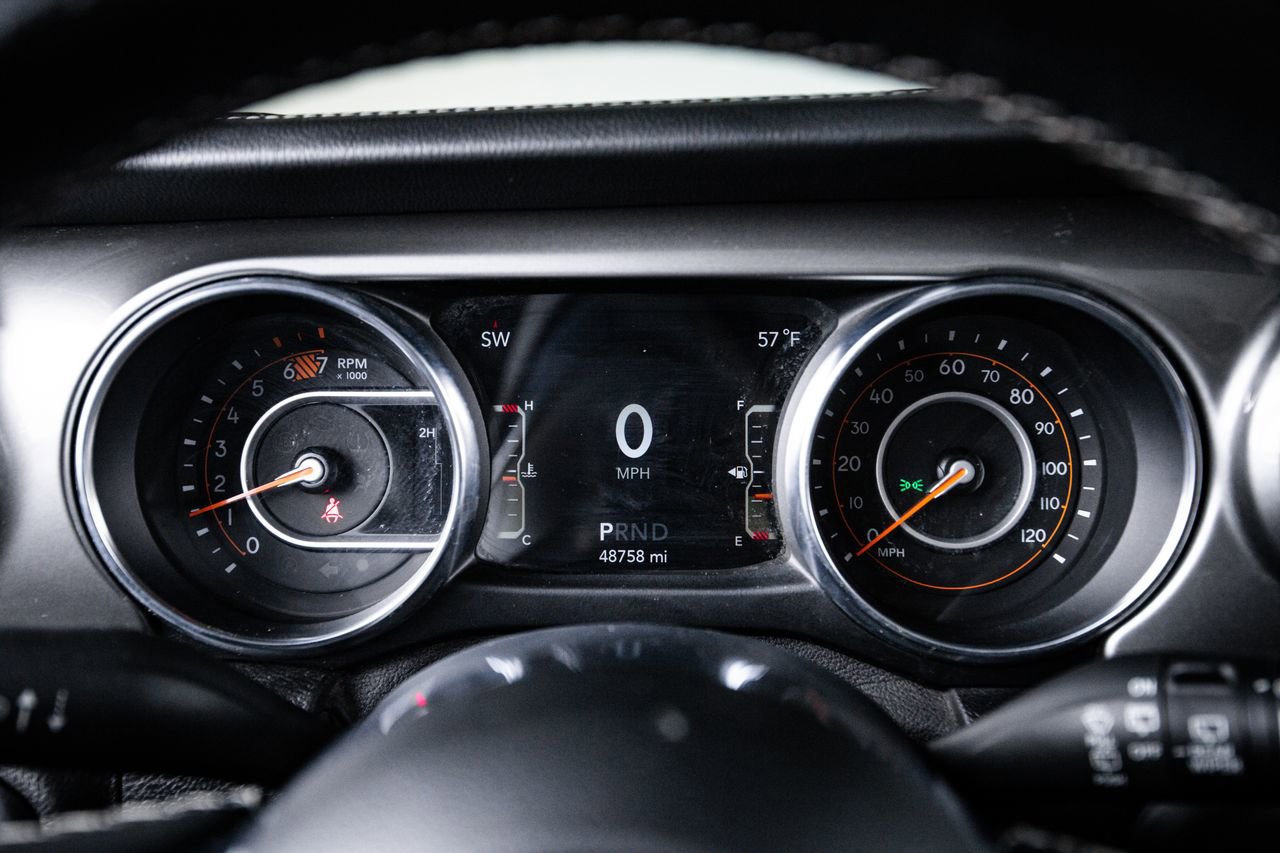 Used 2020 Jeep Wrangler Unlimited Sahara AWD/4WD image 15