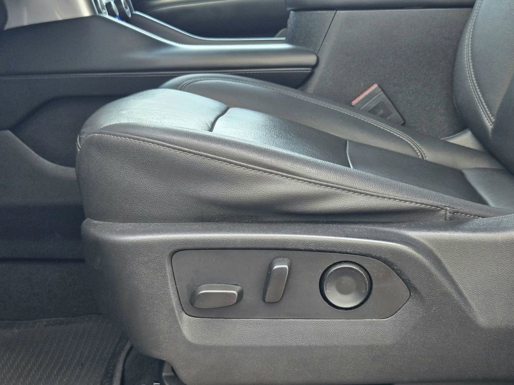 Used 2023 Chevrolet Suburban LT image 23