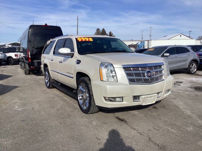 Used 2013 Cadillac Escalade ESV Platinum image 2