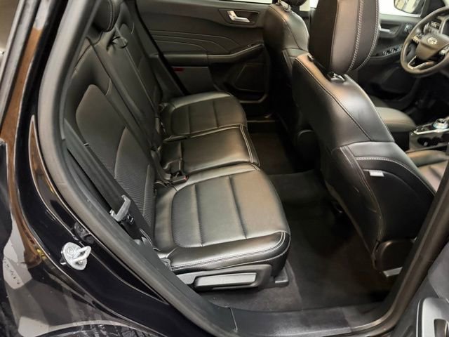 Used 2022 Ford Escape Titanium w/ Class II Trailer Tow Package image 41