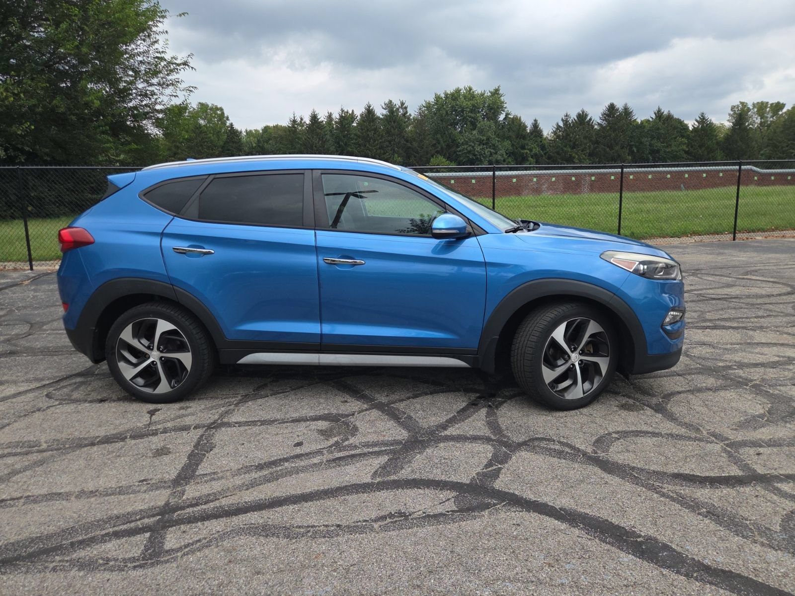 Used 2017 Hyundai Tucson Limited FWD image 2