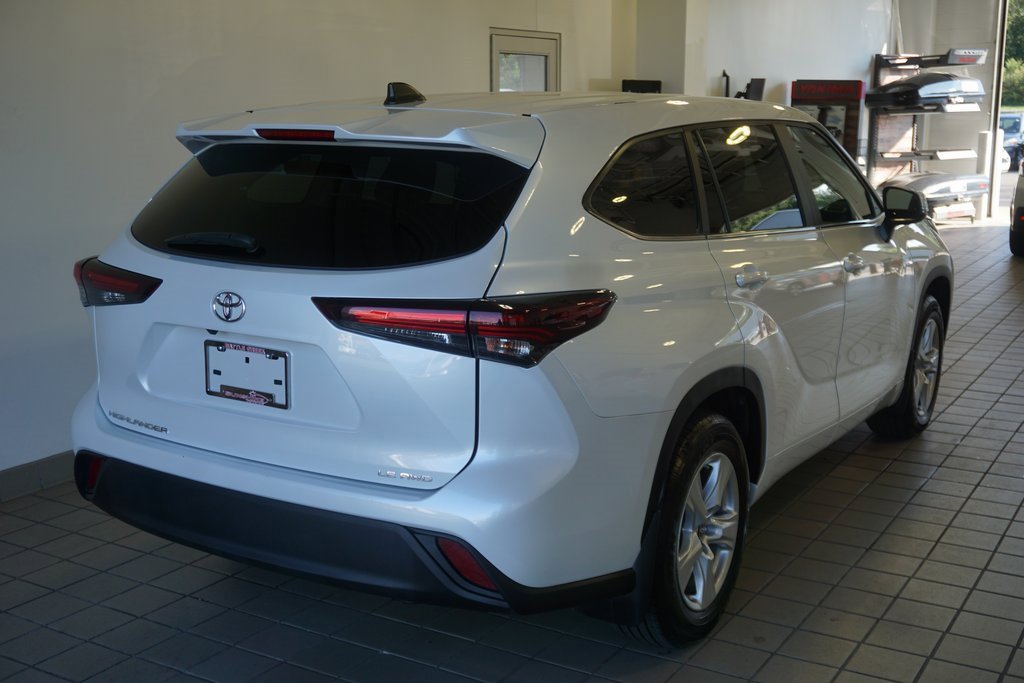 Certified 2024 Toyota Highlander LE image 14