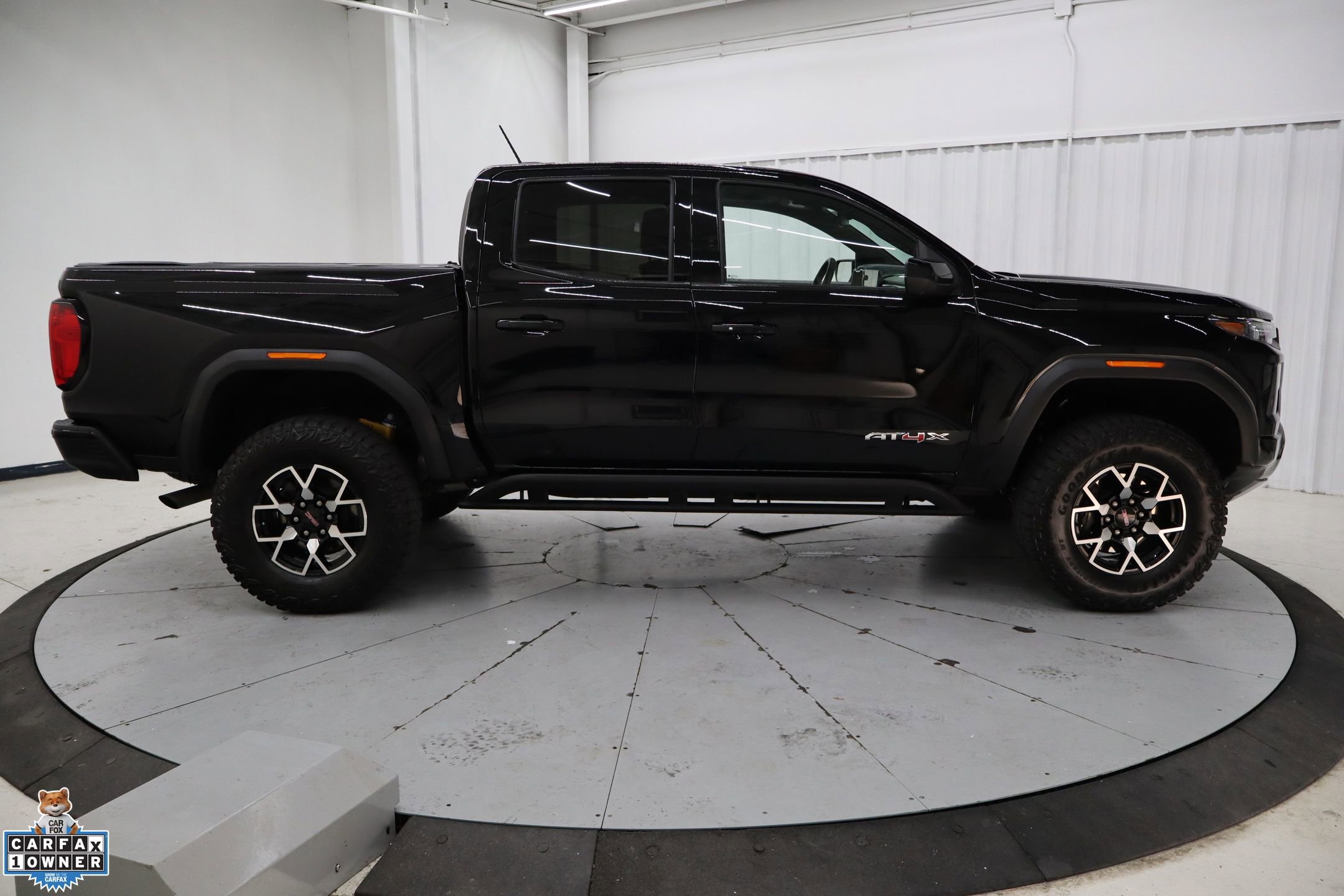 Used 2024 GMC Canyon AT4X image 2