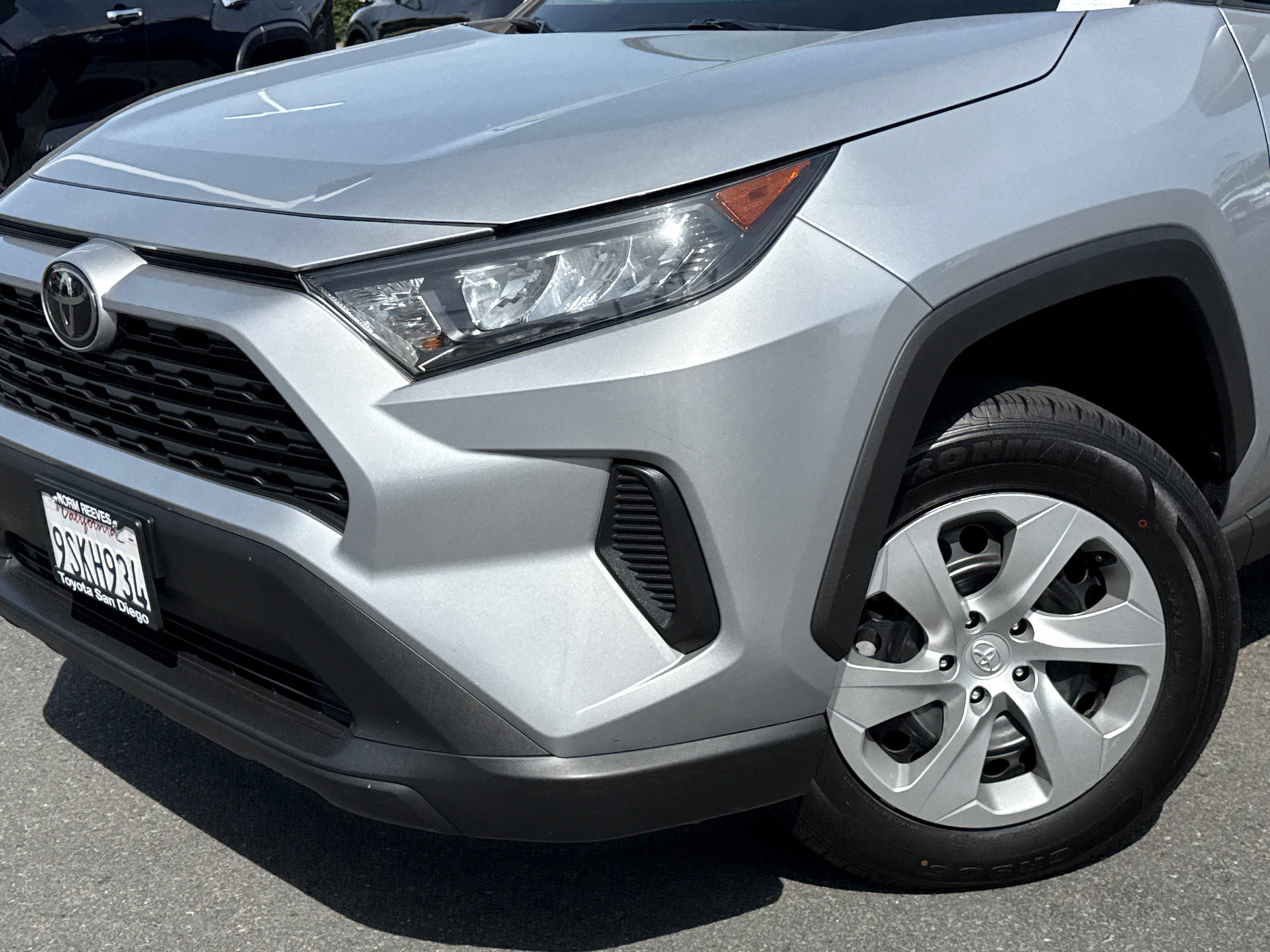 Used 2022 Toyota RAV4 LE image 3