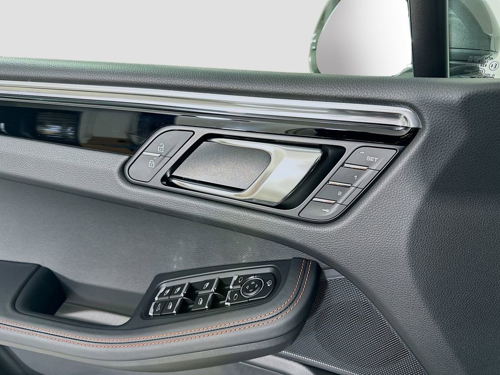 Certified 2026 Porsche Macan Turbo AWD/4WD image 20