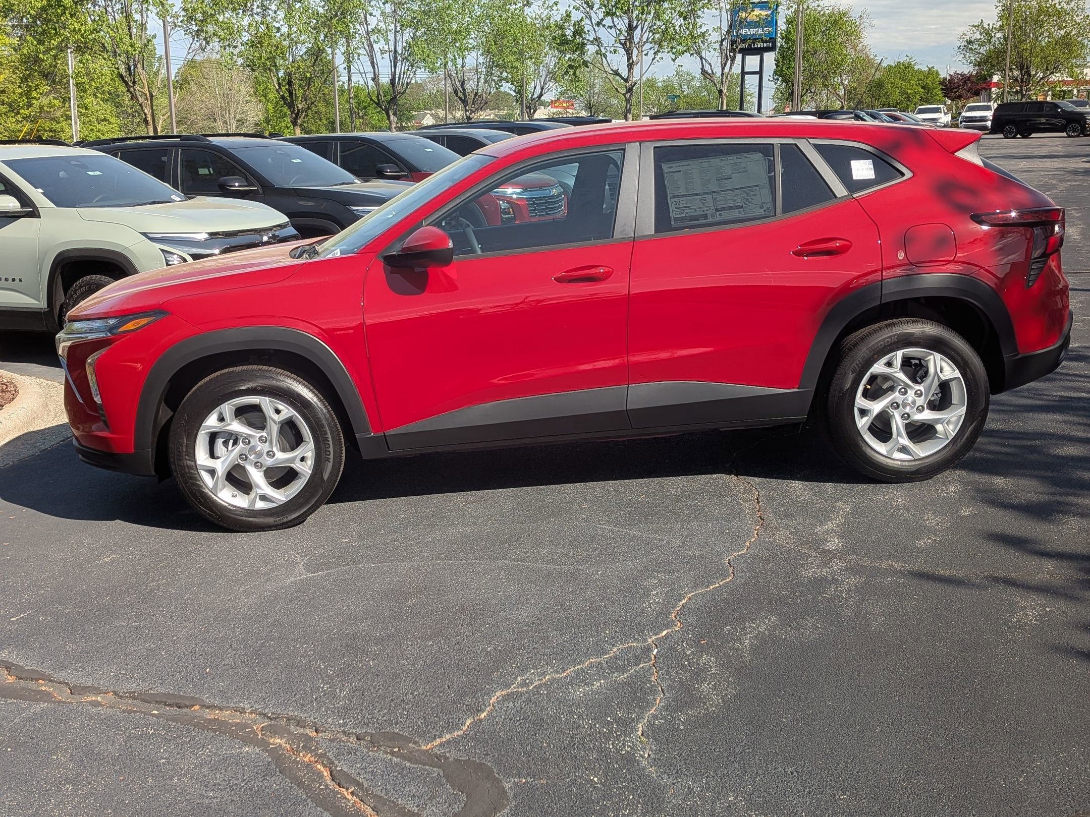 New 2026 Chevrolet Trax LS w/ LS Convenience Package FWD image 5