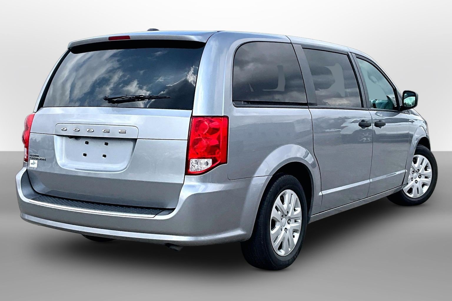 Used 2020 Dodge Grand Caravan SE w/ UConnect Hands-Free Group image 10
