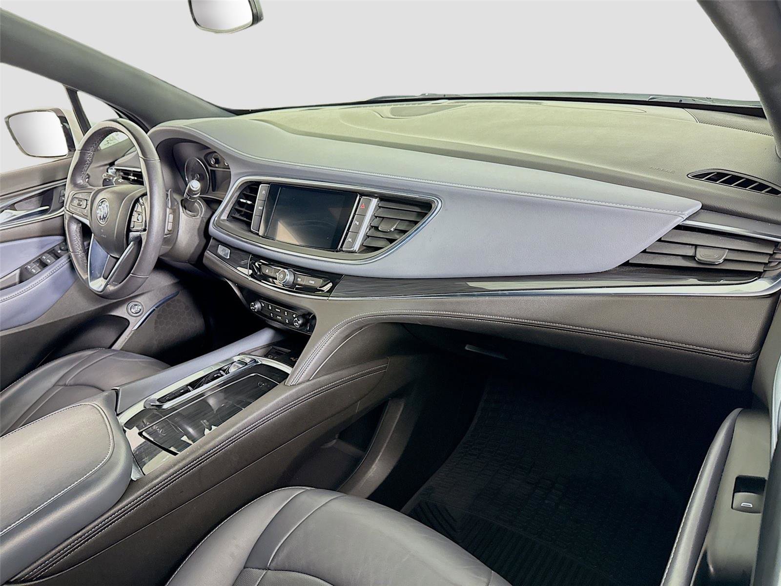 Used 2023 Buick Enclave Essence image 22