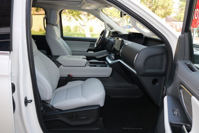 New 2025 Ford Expedition Max Platinum w/ Driver's Package image 12