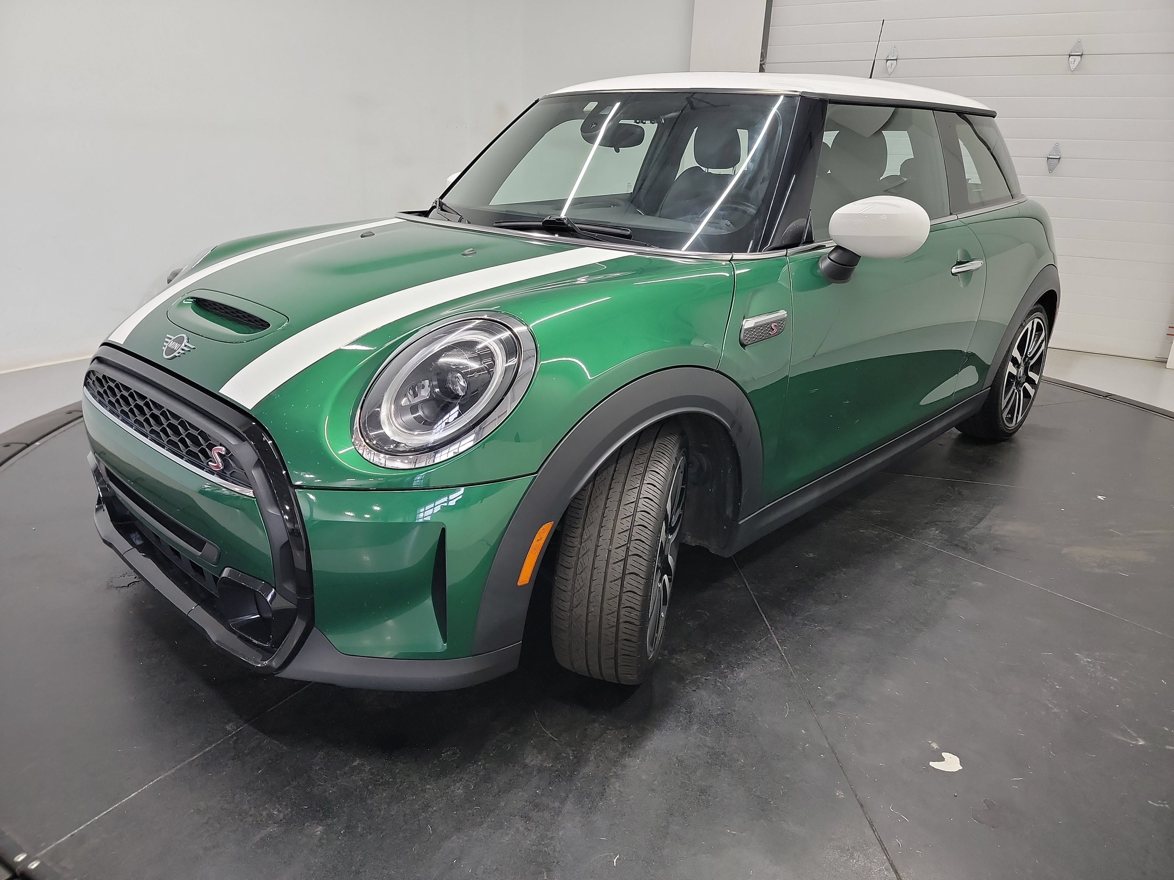 Used 2022 MINI Cooper S FWD image 3
