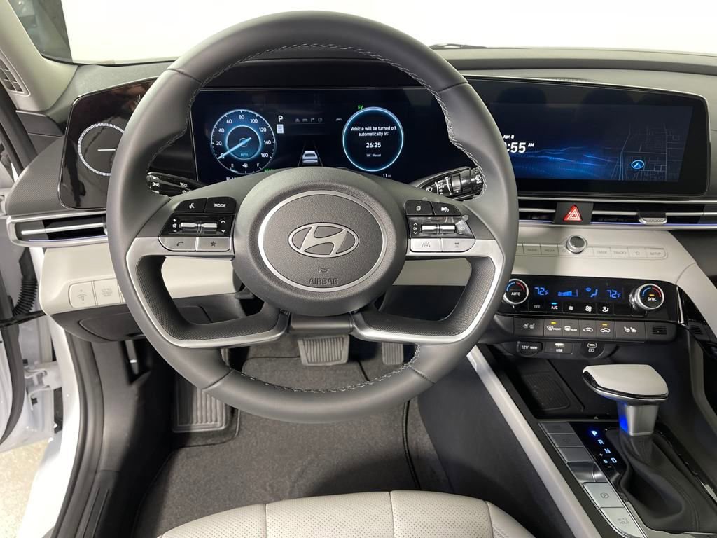 New 2025 Hyundai Elantra Limited image 15