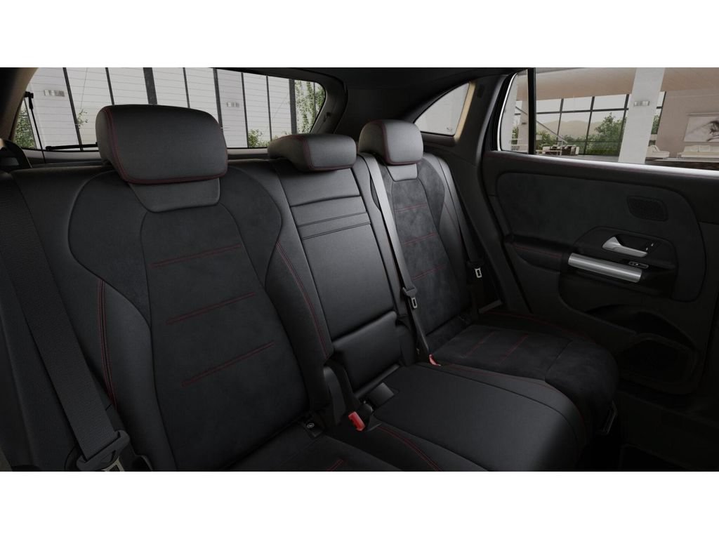 New 2026 Mercedes-Benz GLA 250 4MATIC image 5