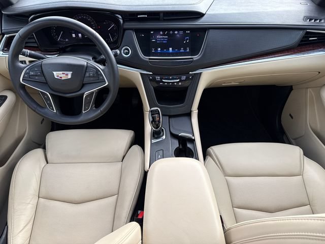 Used 2018 Cadillac XT5 Luxury w/ Driver Awareness Package FWD image 12