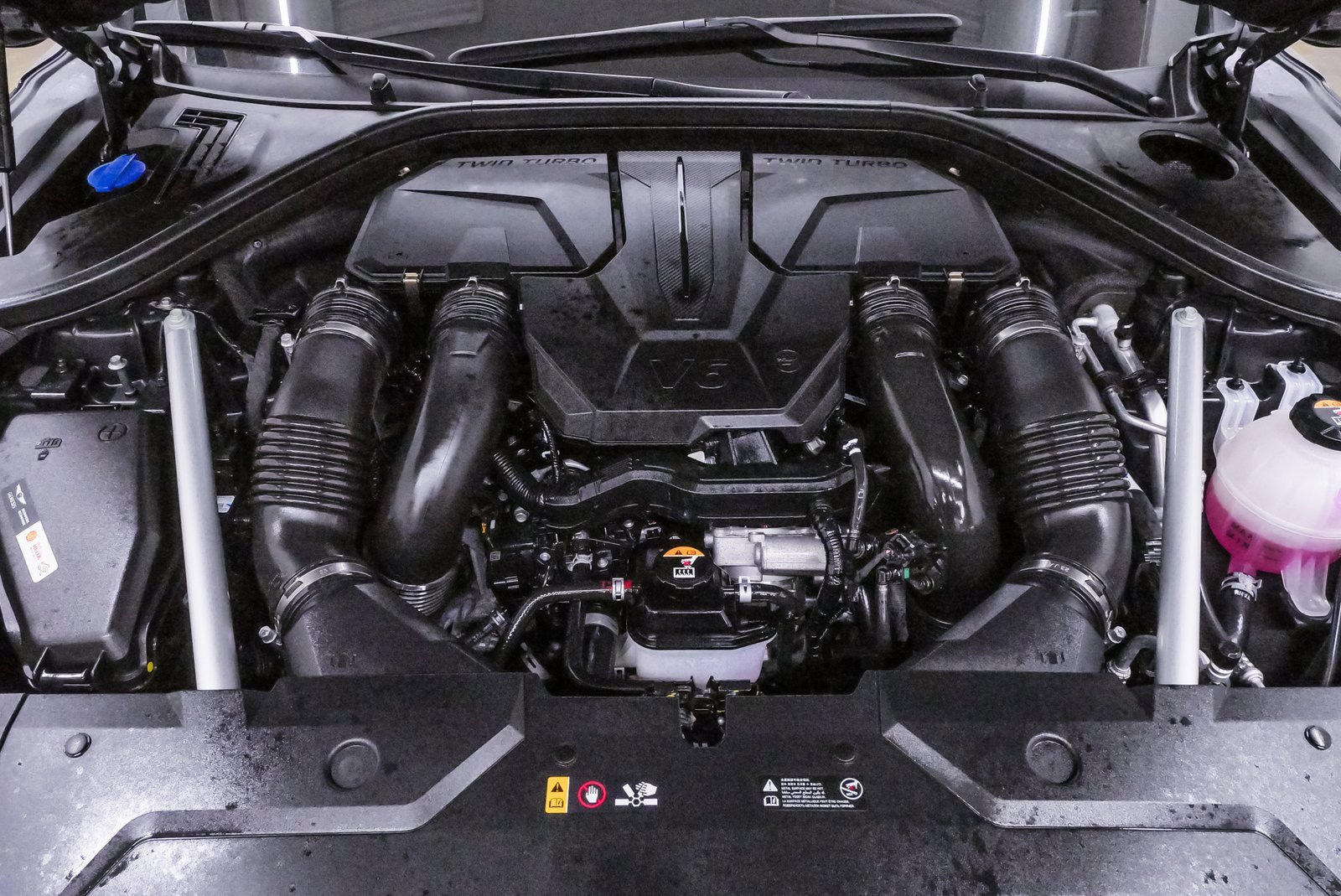 Certified 2025 Genesis GV70 3.5T Sport w/ Sport Advanced Package image 22