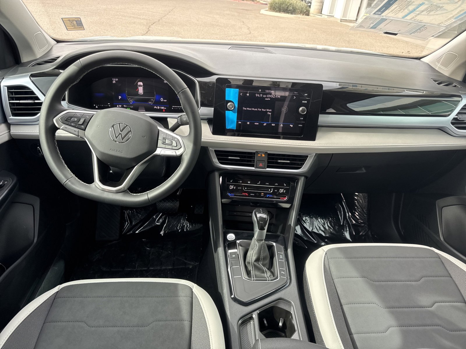 New 2026 Volkswagen Taos SE image 19