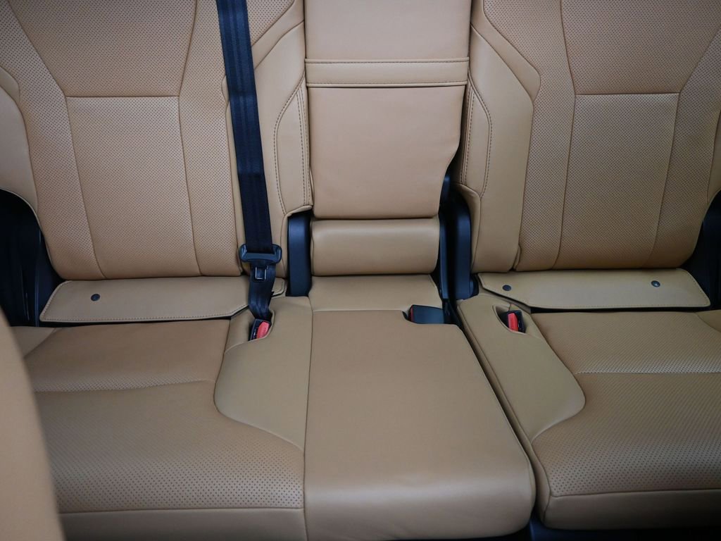 New 2026 Lexus LX 700h Luxury image 30