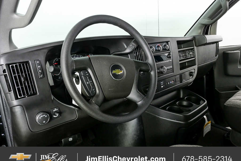 New 2025 Chevrolet Express 3500 LT w/ LT Preferred Equipment Group image 4