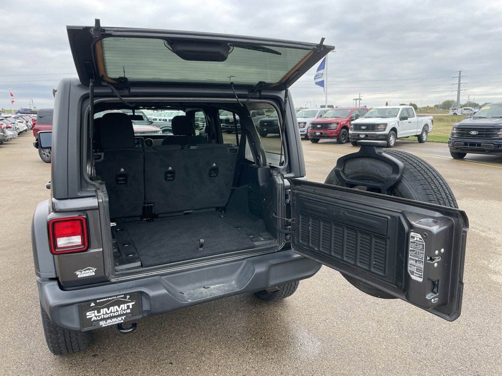 Used 2021 Jeep Wrangler Unlimited Sport image 27