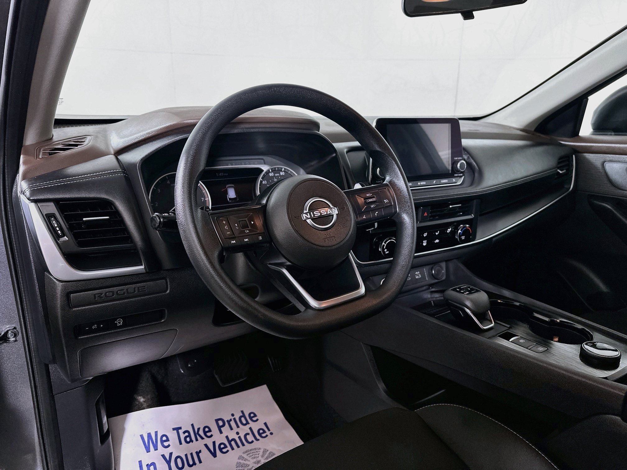 Used 2023 Nissan Rogue S AWD/4WD image 9