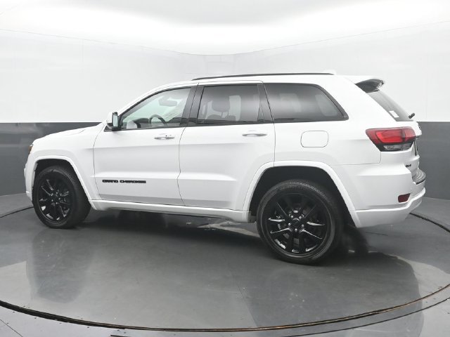 Used 2019 Jeep Grand Cherokee Altitude AWD/4WD image 3