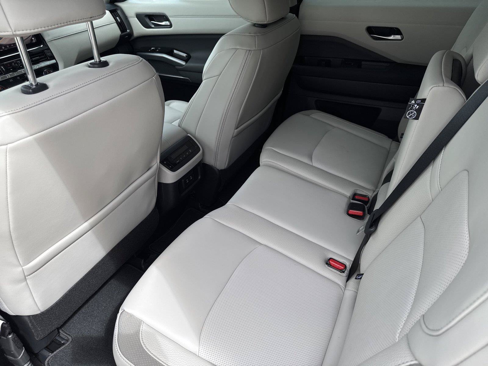 New 2026 Nissan Pathfinder SL FWD image 24