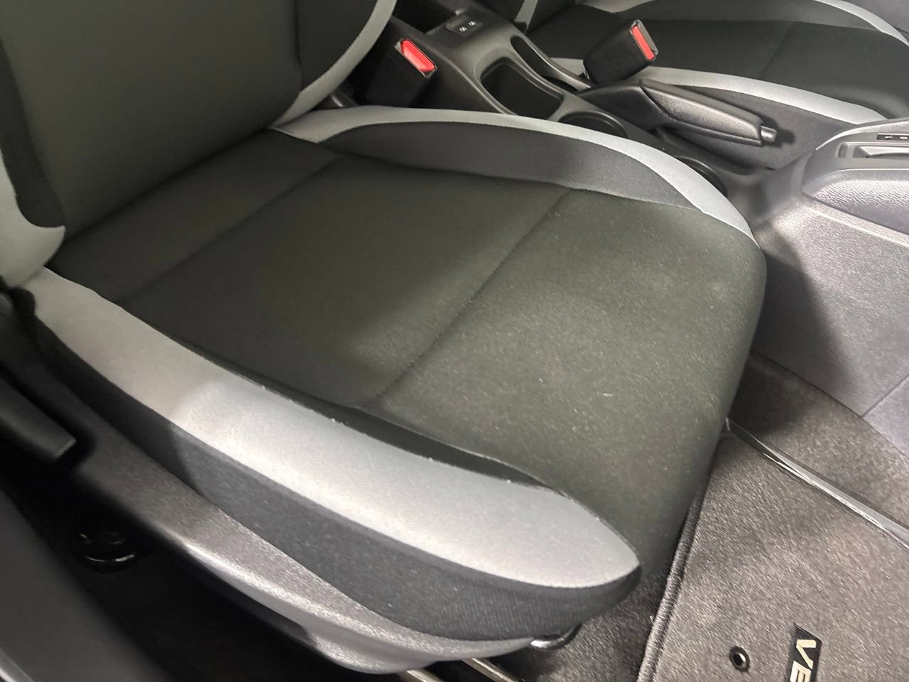 Used 2025 Nissan Versa S w/ Trunk Package FWD image 31