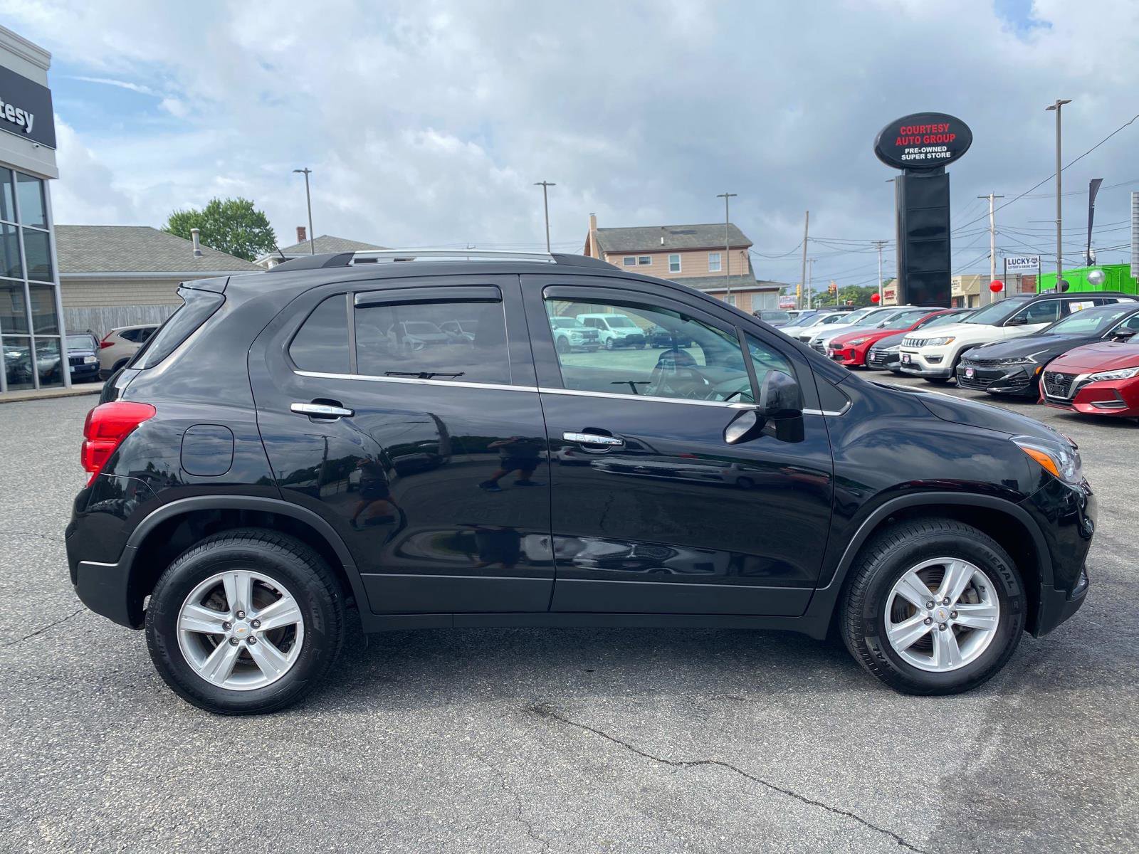 Used 2019 Chevrolet Trax LT w/ LT Convenience Package image 7