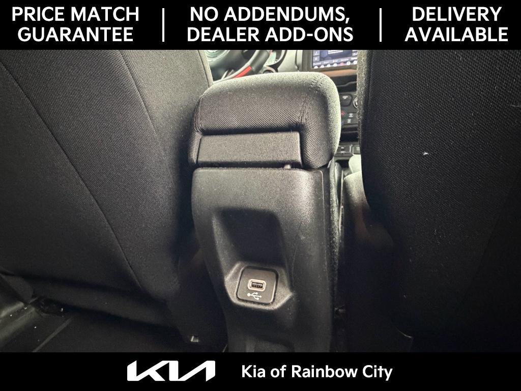 Used 2018 Jeep Renegade Latitude image 23