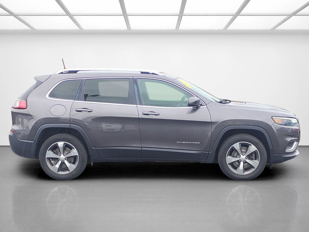 Used 2019 Jeep Cherokee Limited AWD/4WD image 6