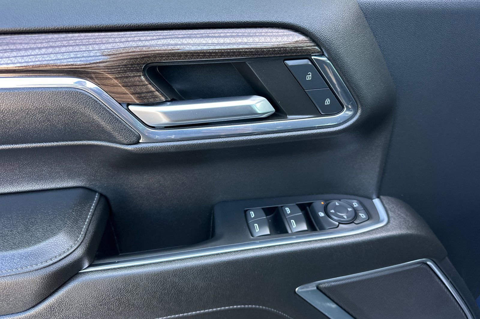 Used 2024 Chevrolet Silverado 1500 LT w/ Convenience Package II image 11