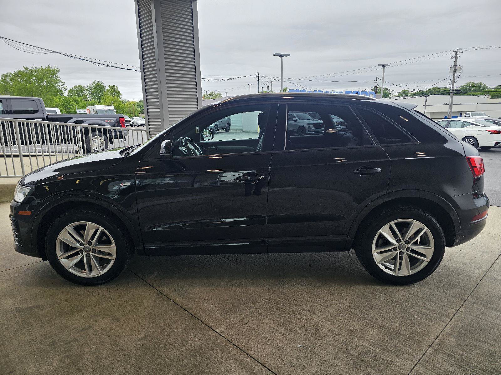 Used 2018 Audi Q3 2.0T Premium AWD/4WD image 2
