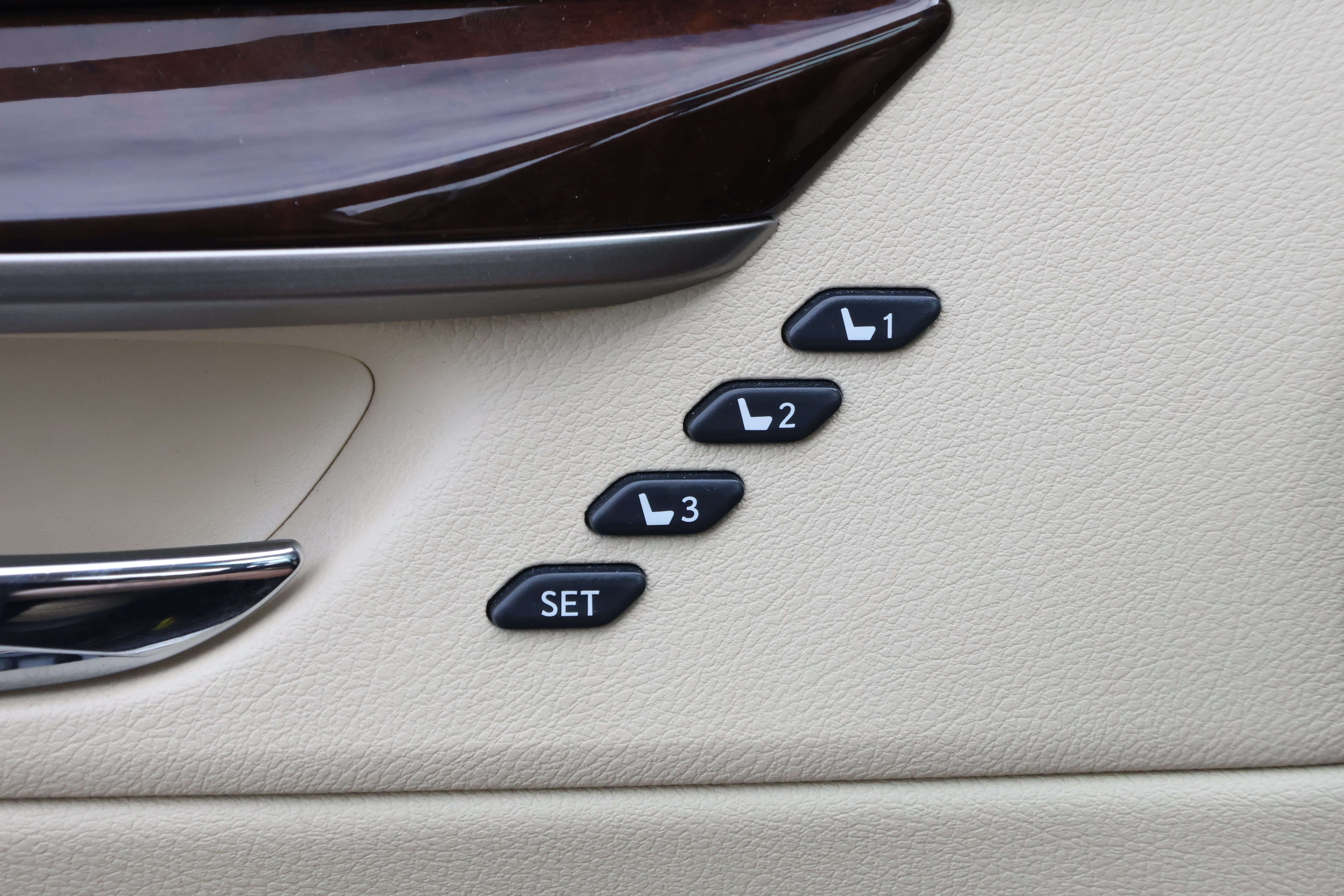 Used 2017 Lexus ES 350 w/ Luxury Package FWD image 13