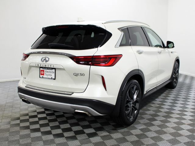 Used 2019 INFINITI QX50 Essential w/ Sensory Package AWD/4WD image 6