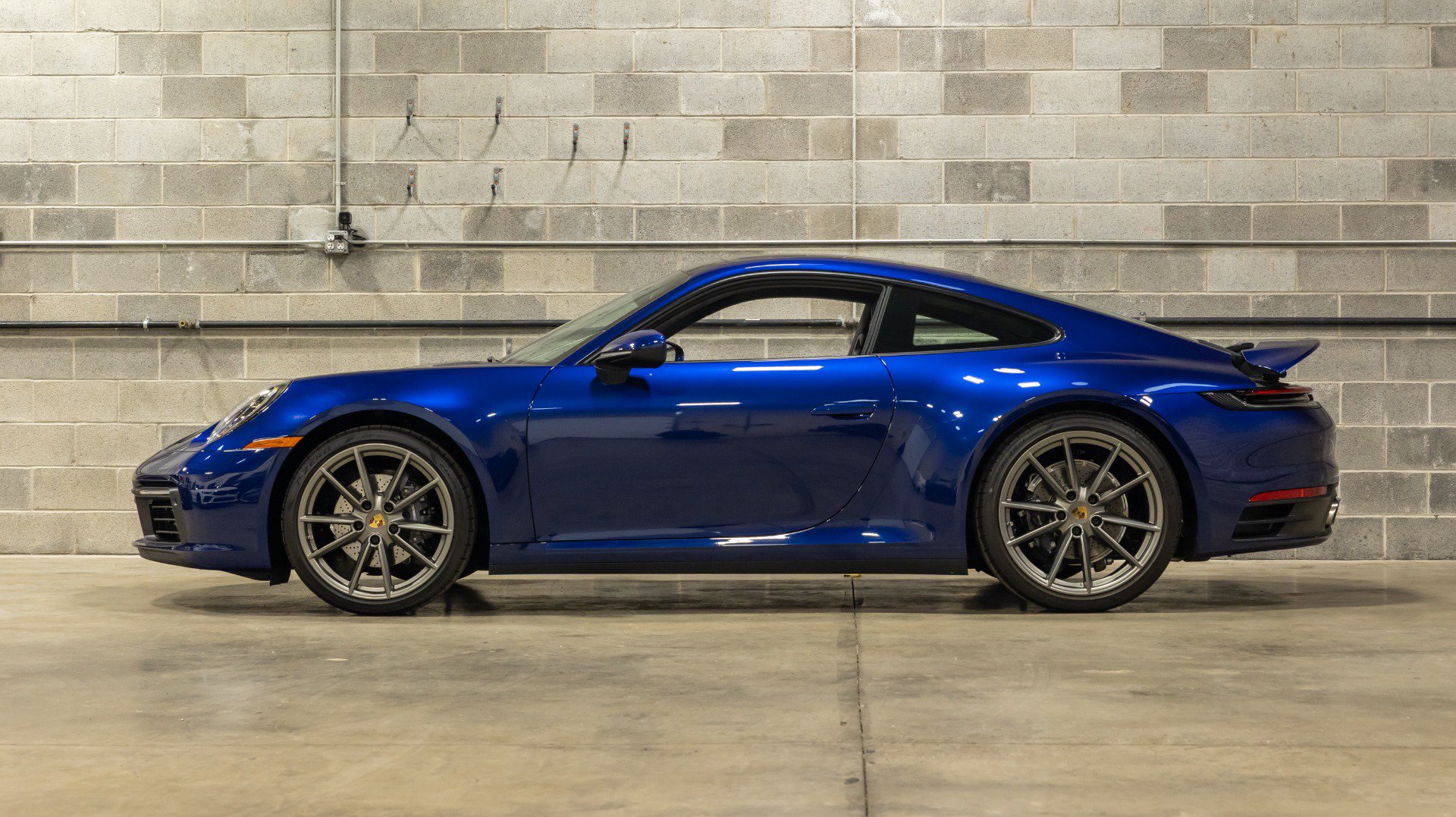 Used 2020 Porsche 911 Carrera w/ Premium Package RWD image 5