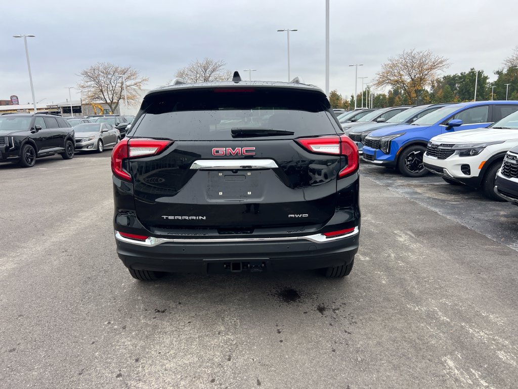 Used 2022 GMC Terrain SLT w/ Tech Package AWD/4WD image 4