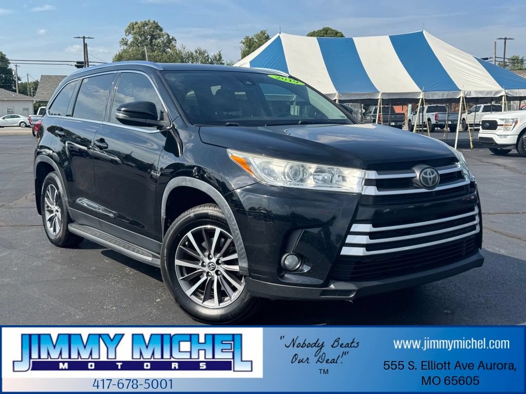 Used 2019 Toyota Highlander XLE FWD image 1