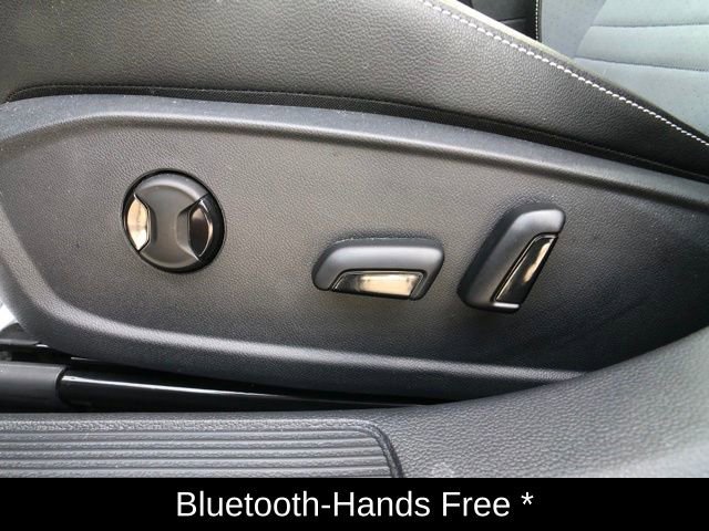 Used 2025 Volkswagen Jetta SE image 12