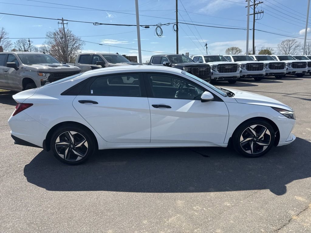 Used 2023 Hyundai Elantra SEL w/ Convenience Package image 6