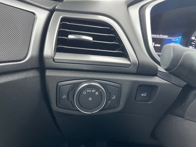 Used 2016 Ford Fusion SE FWD image 24