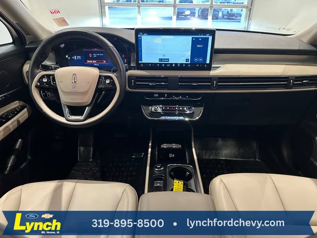 Used 2025 Lincoln Corsair AWD image 10